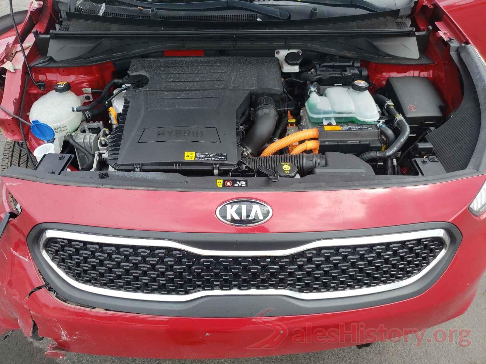 KNDCB3LC8J5110992 2018 KIA NIRO