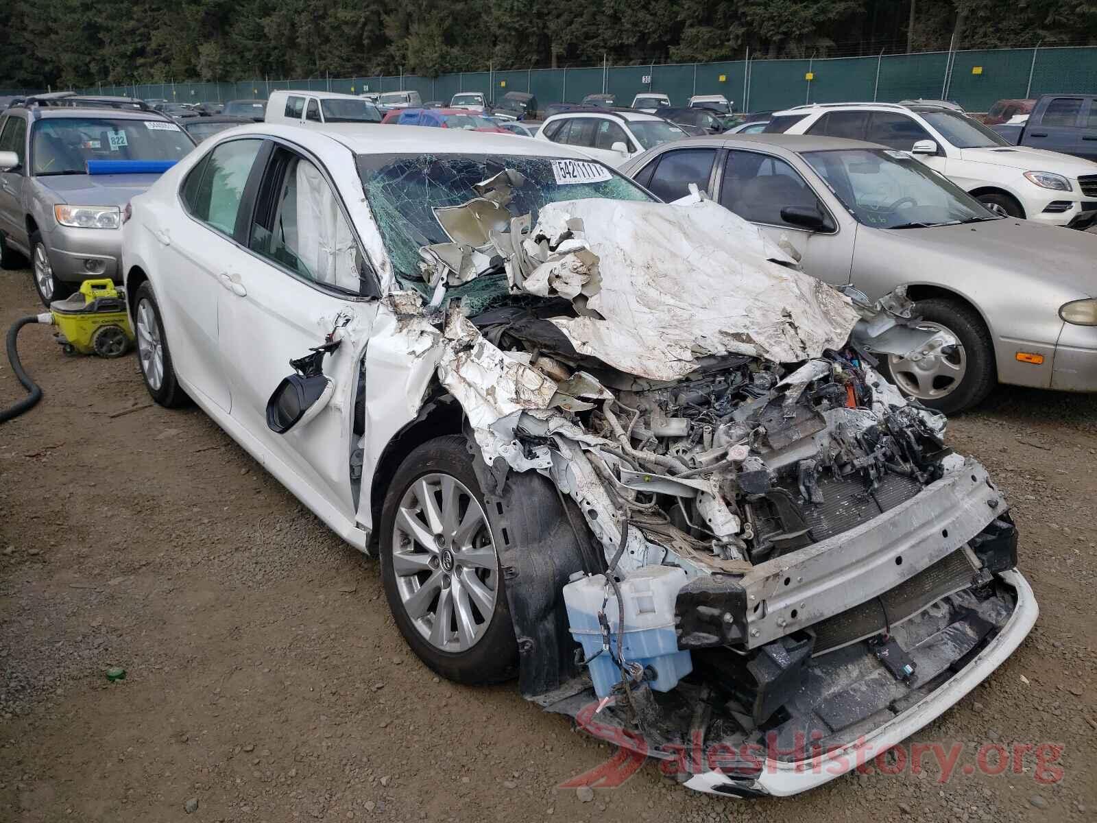 4T1B11HK1JU592080 2018 TOYOTA CAMRY