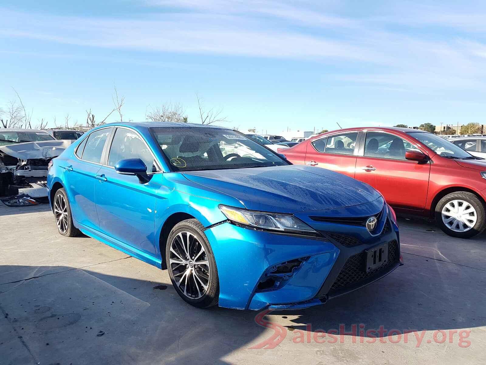 4T1B11HK6JU148063 2018 TOYOTA CAMRY