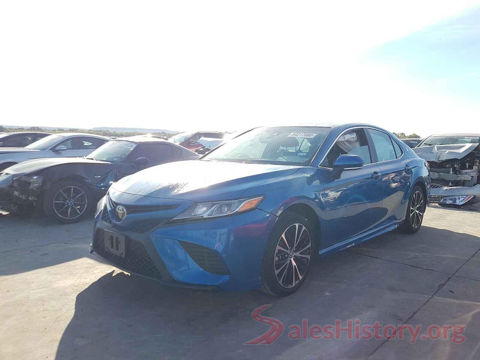 4T1B11HK6JU148063 2018 TOYOTA CAMRY