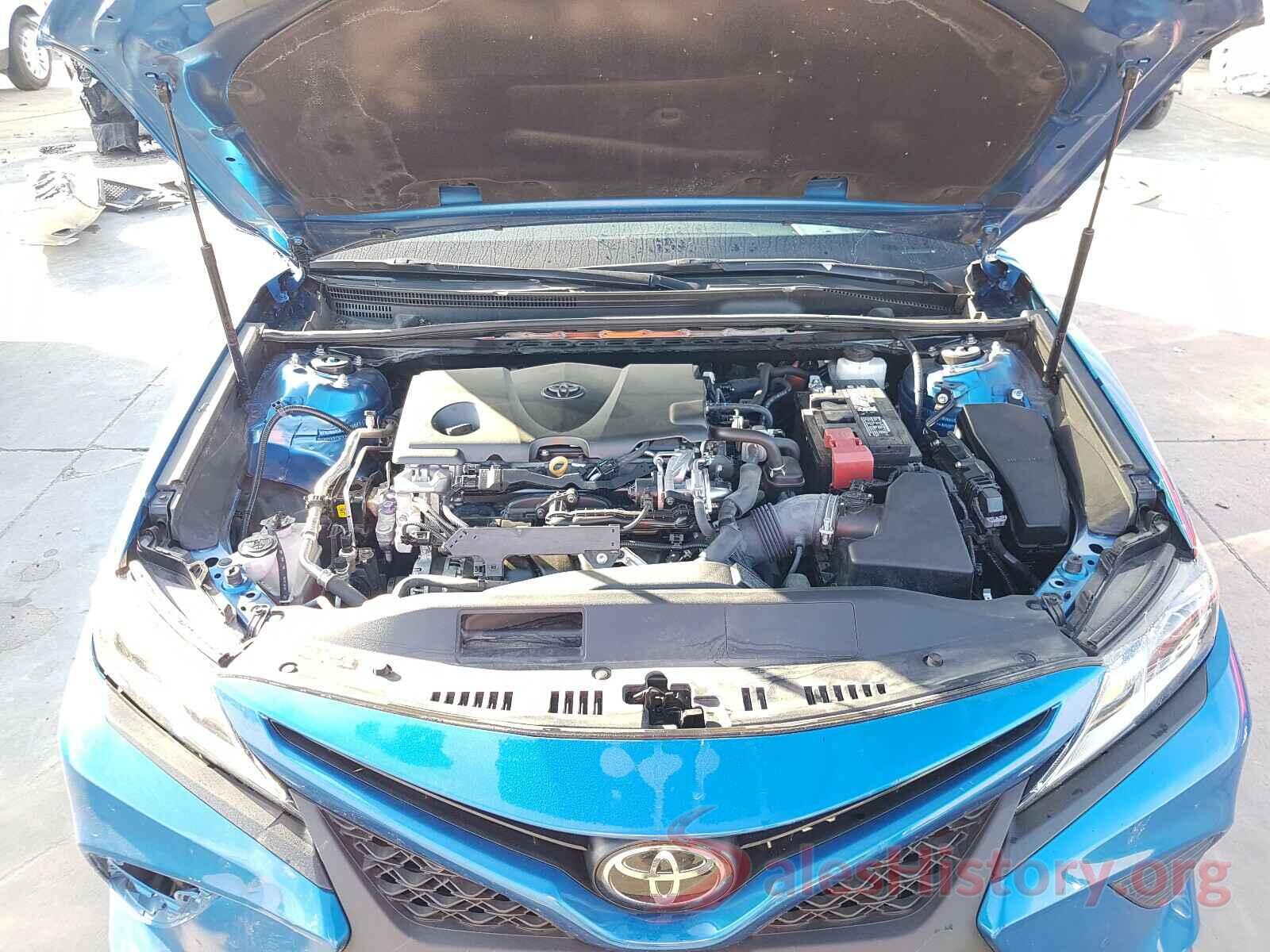 4T1B11HK6JU148063 2018 TOYOTA CAMRY