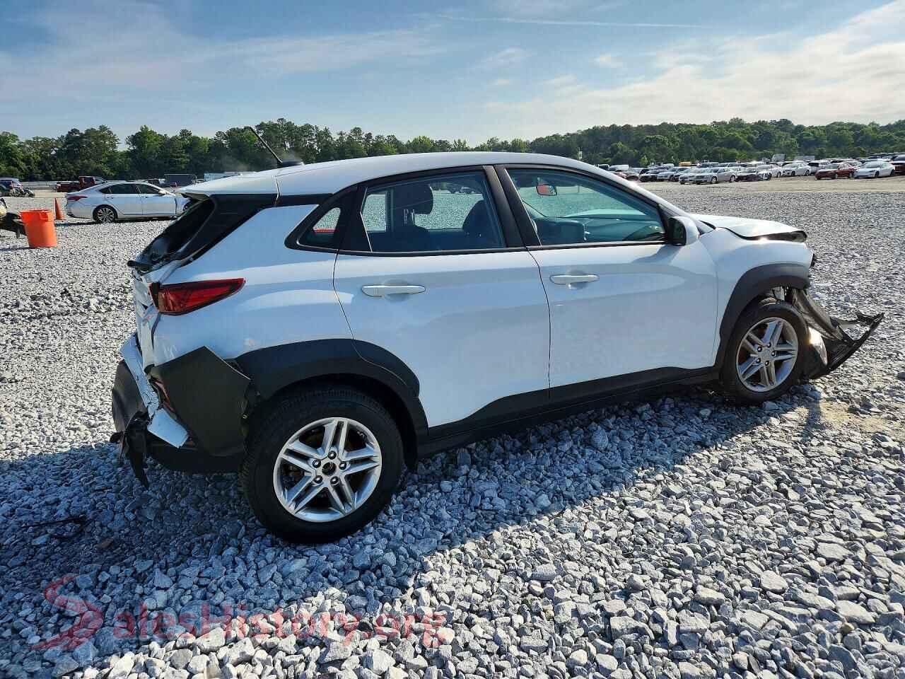2021 HYUNDAI KONA VIN KM8K12AA2MU642402, right side view