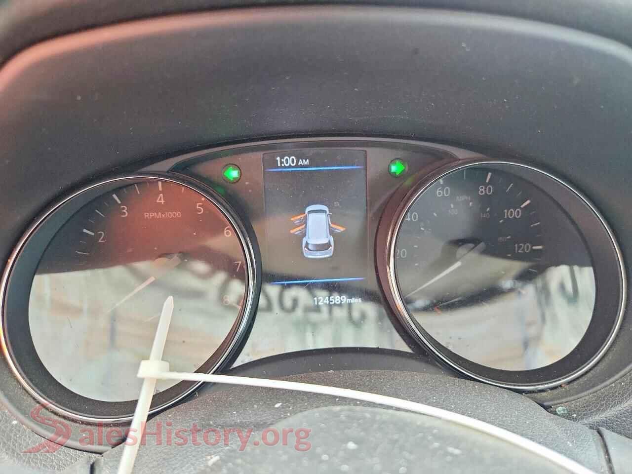 2018 NISSAN ROGUE VIN 5N1AT2MV6JC780143, interior center console