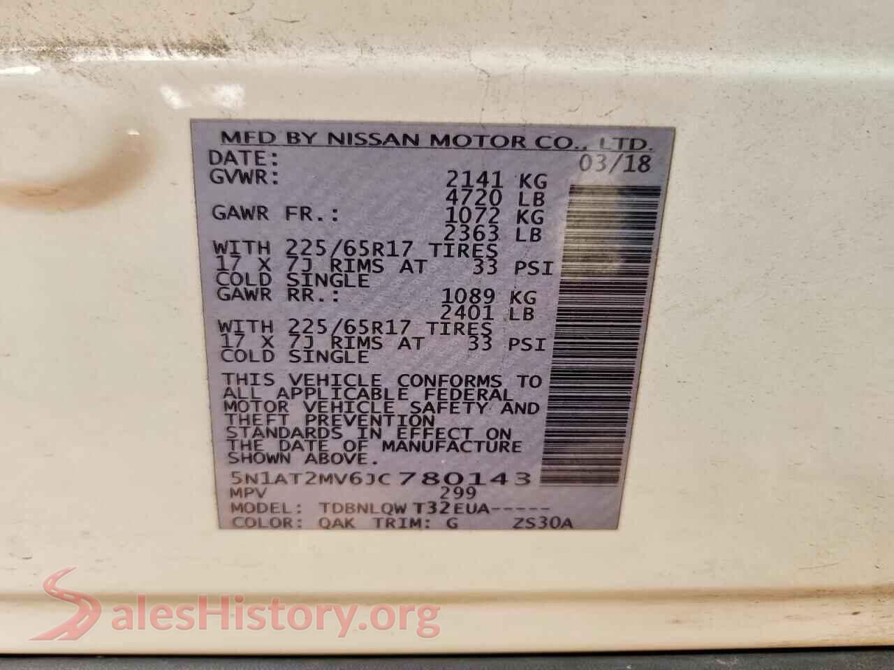 2018 NISSAN ROGUE VIN 5N1AT2MV6JC780143, damage close-up
