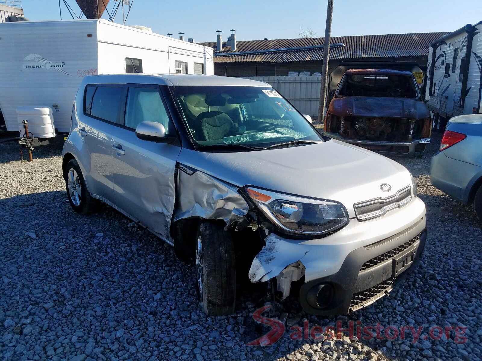 KNDJN2A20J7607736 2018 KIA SOUL