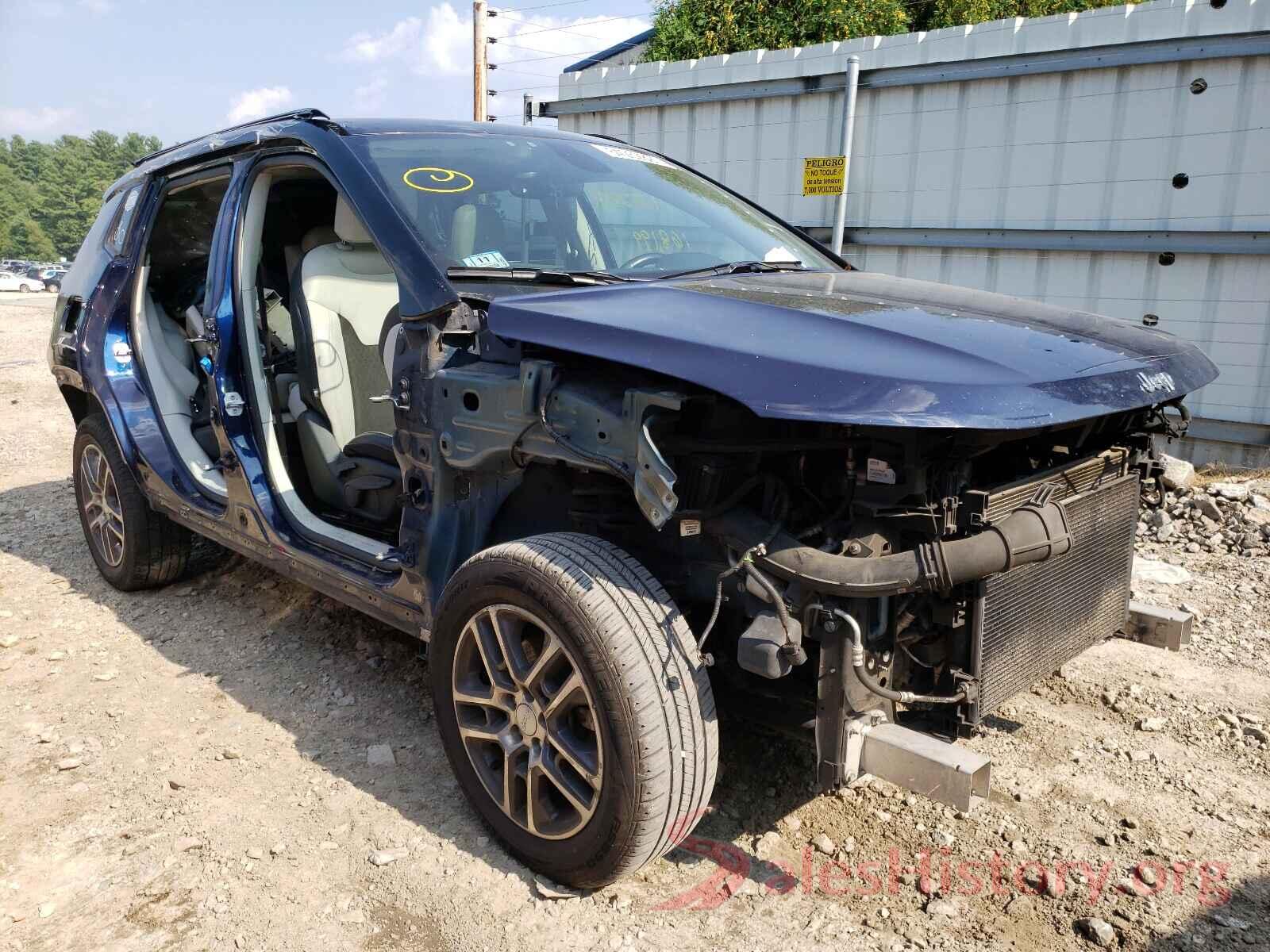 3C4NJDBB1JT147098 2018 JEEP COMPASS