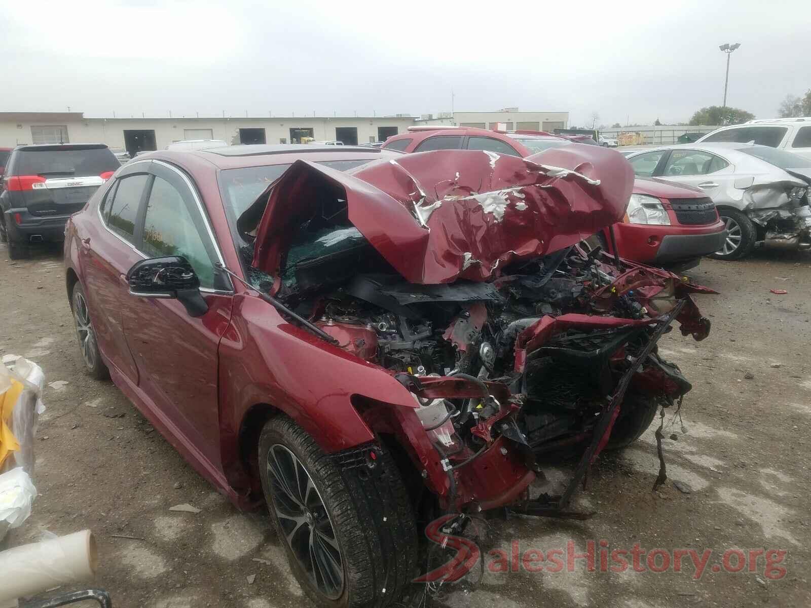 4T1B11HK0JU646534 2018 TOYOTA CAMRY