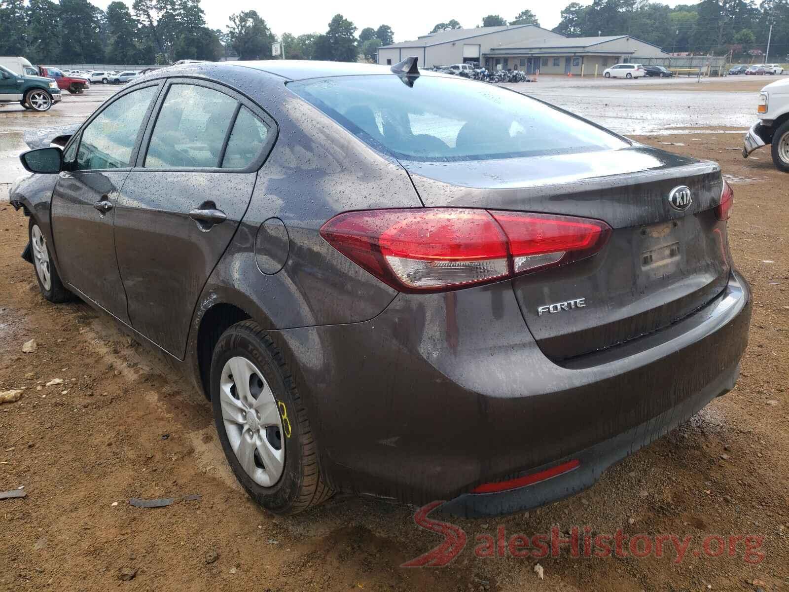 3KPFK4A7XHE158260 2017 KIA FORTE