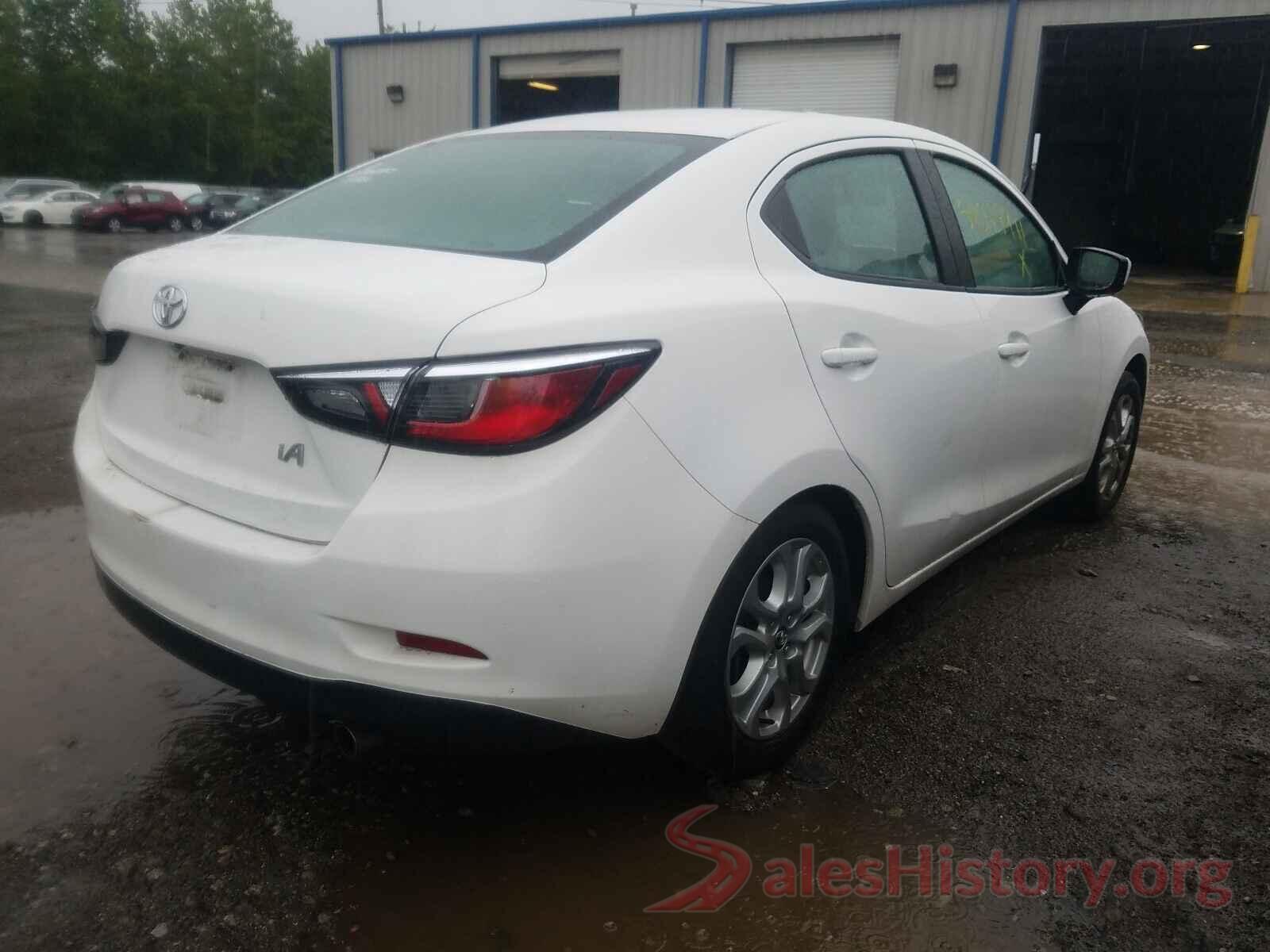 3MYDLBYV6JY330139 2018 TOYOTA YARIS