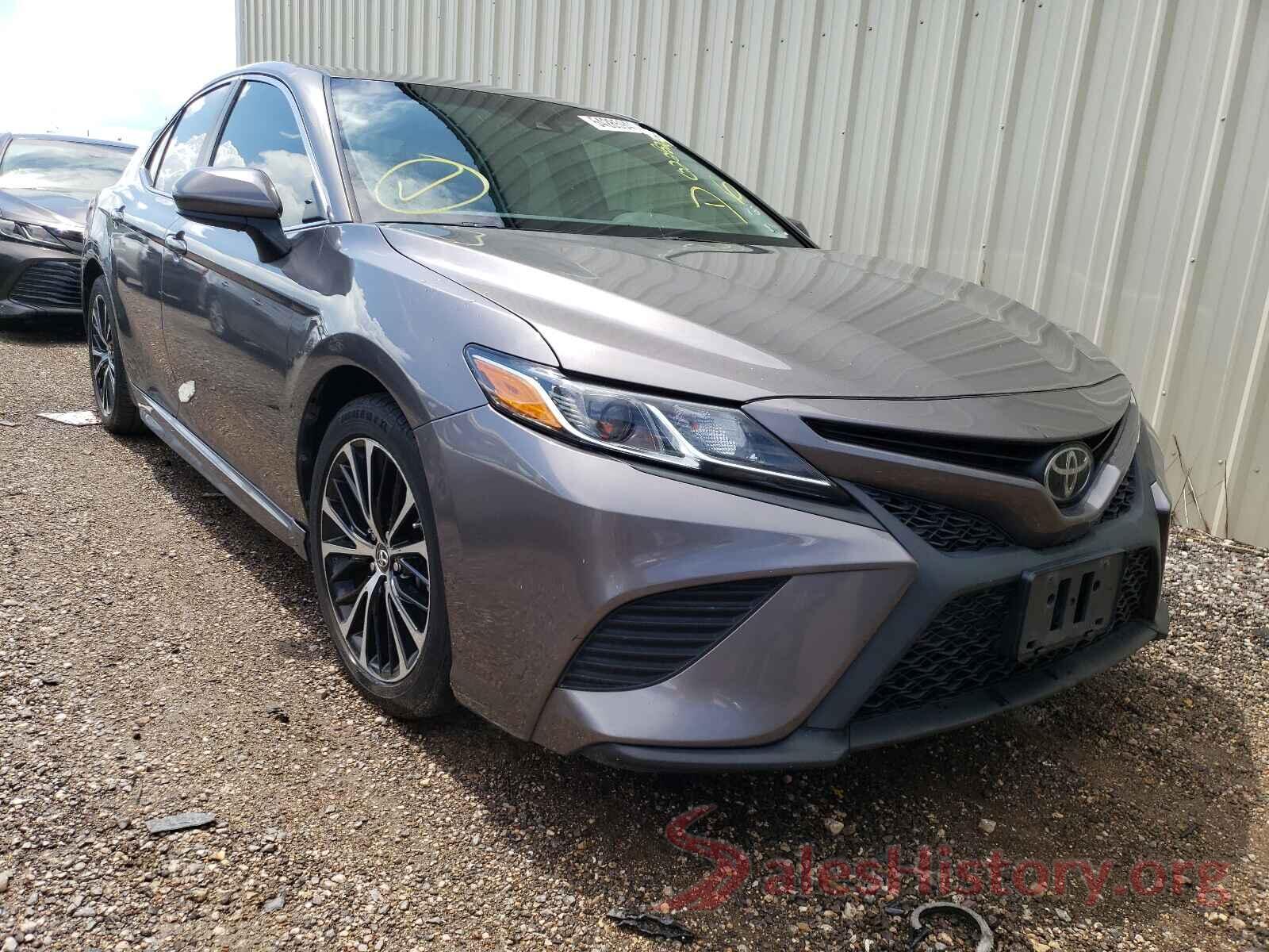 4T1B11HK8JU022822 2018 TOYOTA CAMRY