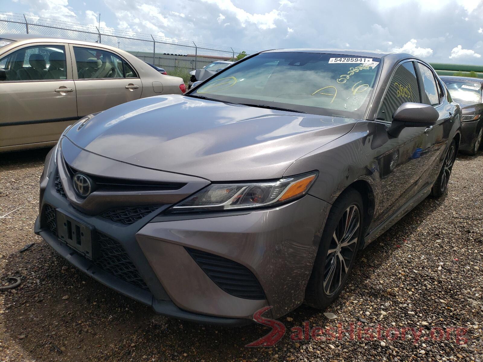 4T1B11HK8JU022822 2018 TOYOTA CAMRY