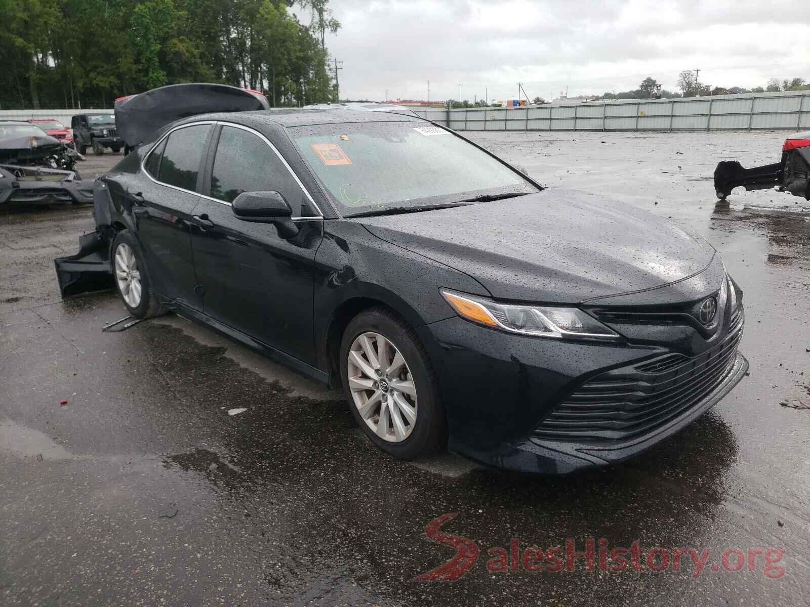 4T1B11HK4JU633558 2018 TOYOTA CAMRY