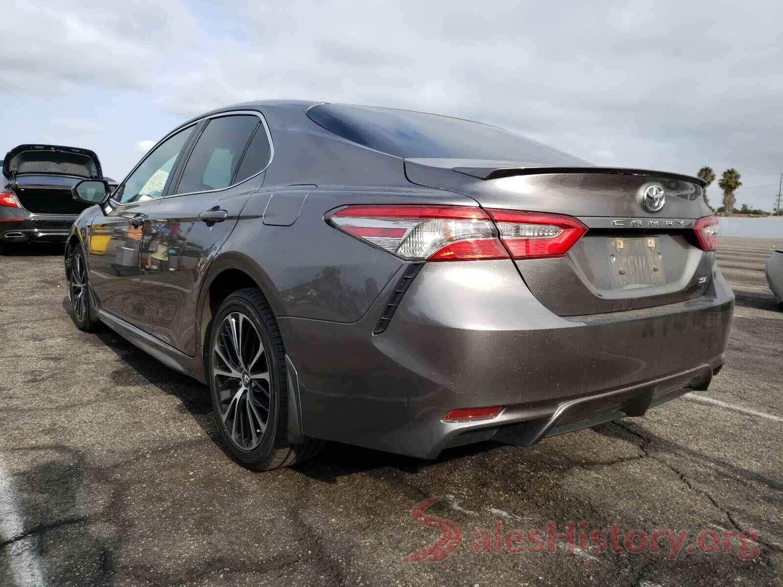 4T1B11HK4JU096979 2018 TOYOTA CAMRY