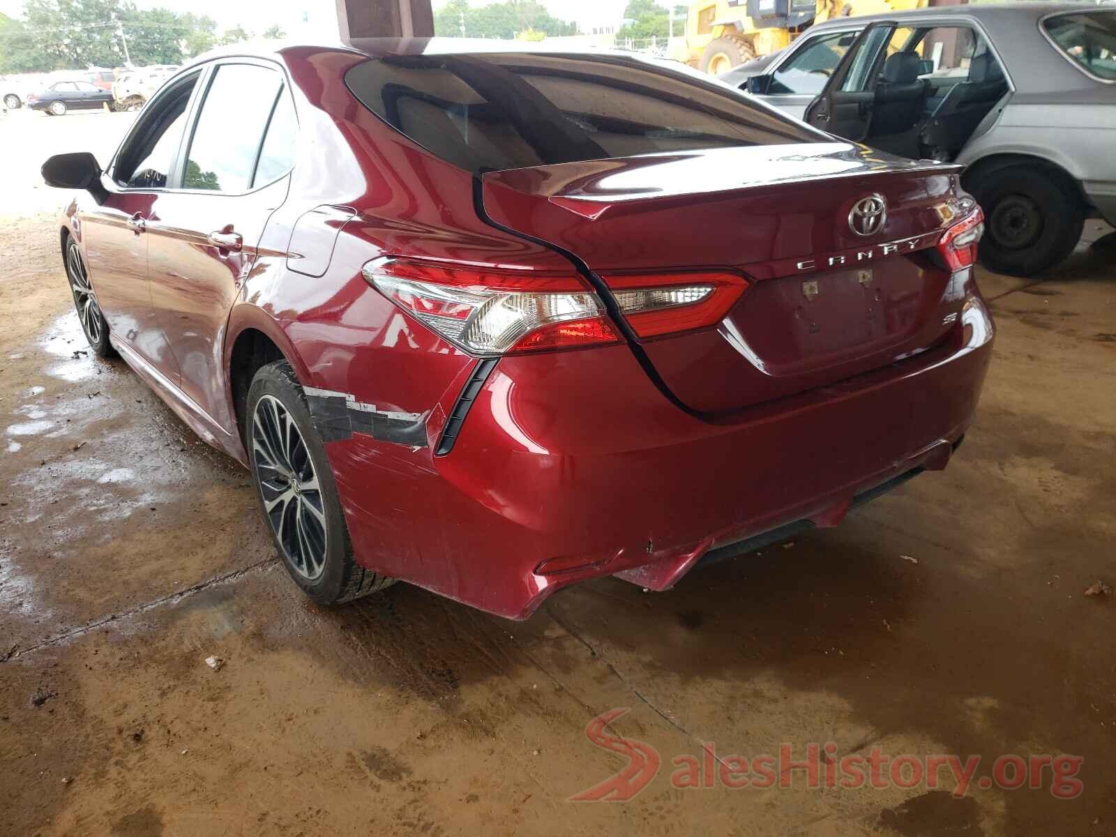 4T1B11HK1JU518500 2018 TOYOTA CAMRY