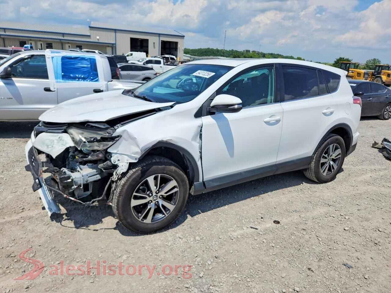 2T3WFREV8JW472493 2018 TOYOTA RAV4