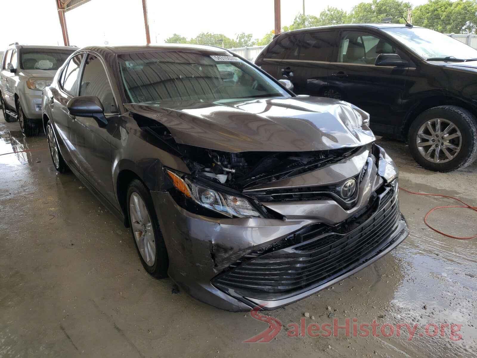 4T1B11HK7JU651102 2018 TOYOTA CAMRY