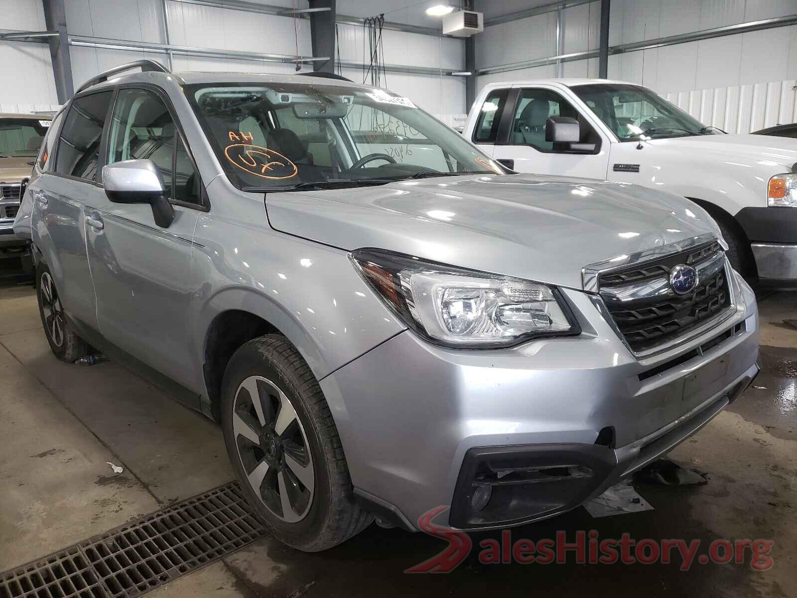 JF2SJAGC6JH462028 2018 SUBARU FORESTER