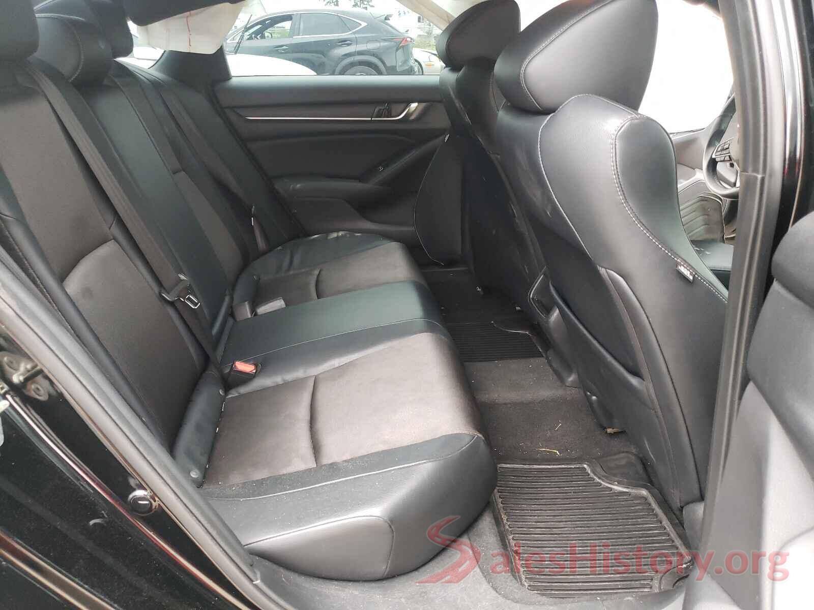 1HGCV1F30JA226686 2018 HONDA ACCORD