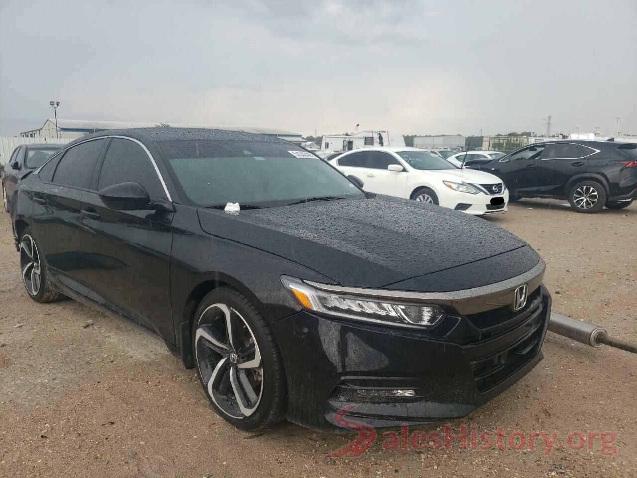 1HGCV1F30JA226686 2018 HONDA ACCORD