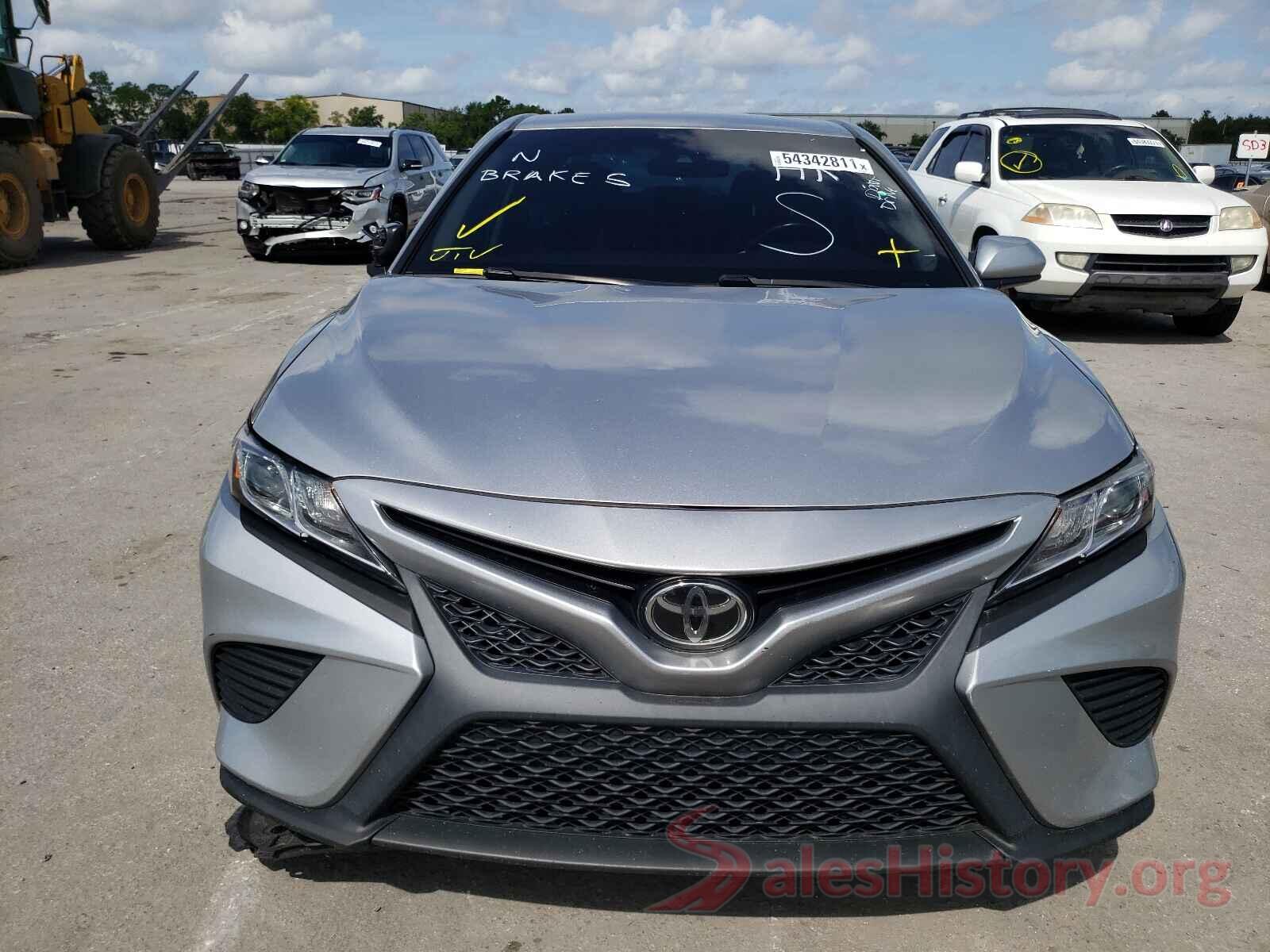 4T1B11HK2JU075807 2018 TOYOTA CAMRY