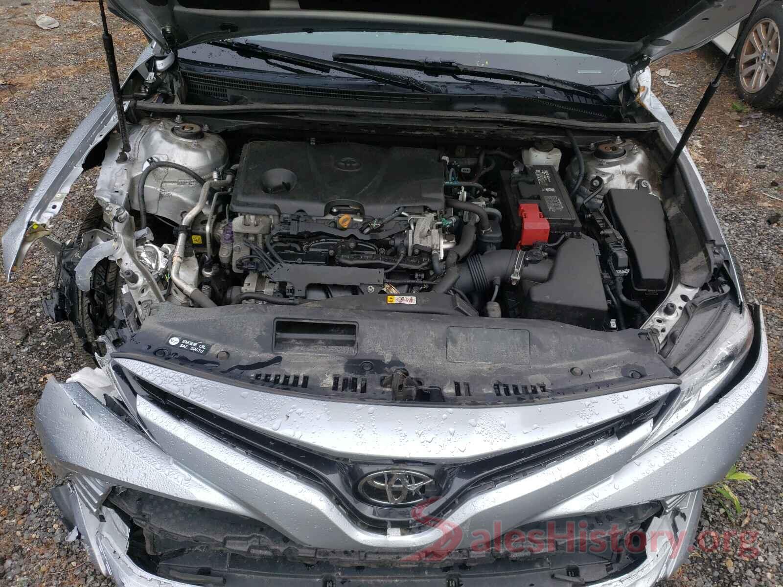 4T1B11HK2JU098262 2018 TOYOTA CAMRY