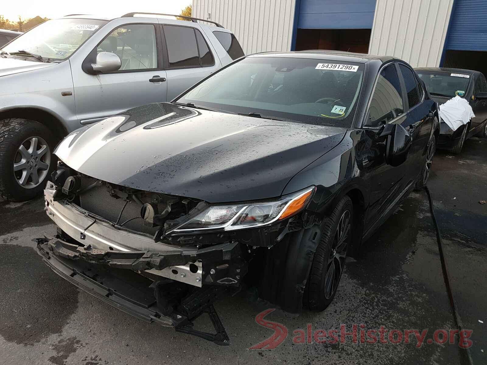 4T1B11HK1JU133728 2018 TOYOTA CAMRY