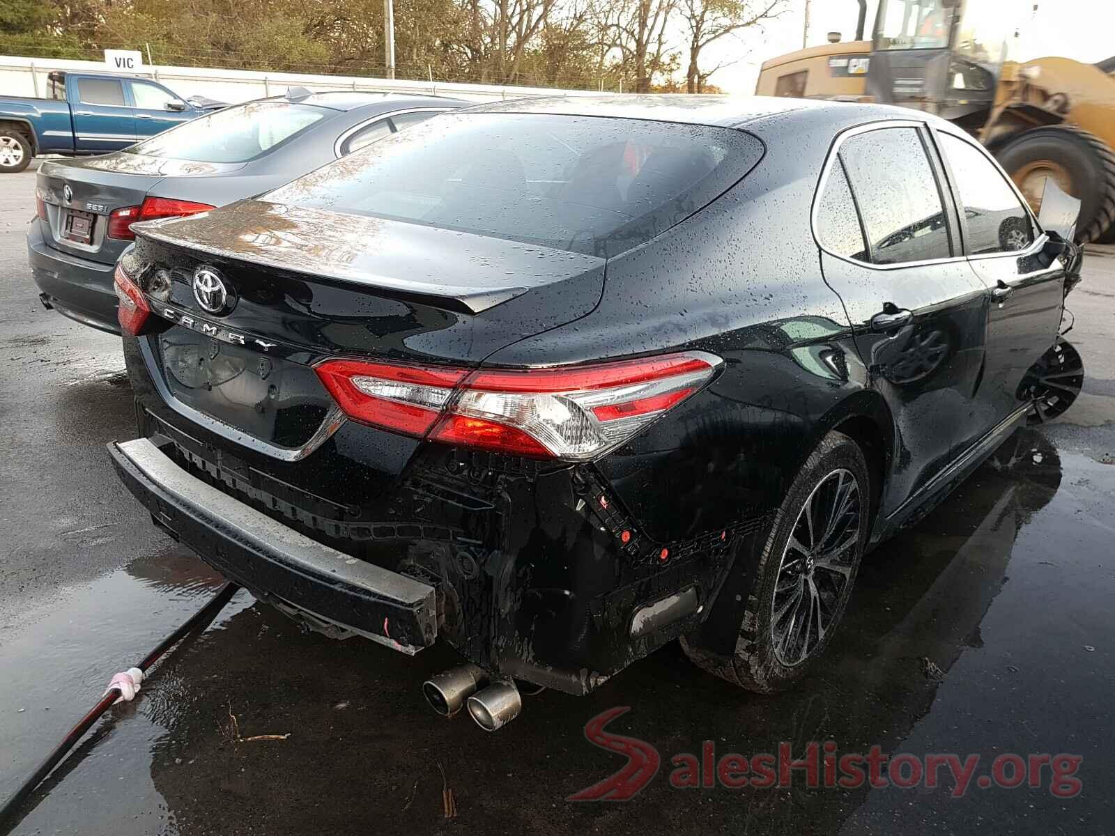 4T1B11HK1JU133728 2018 TOYOTA CAMRY