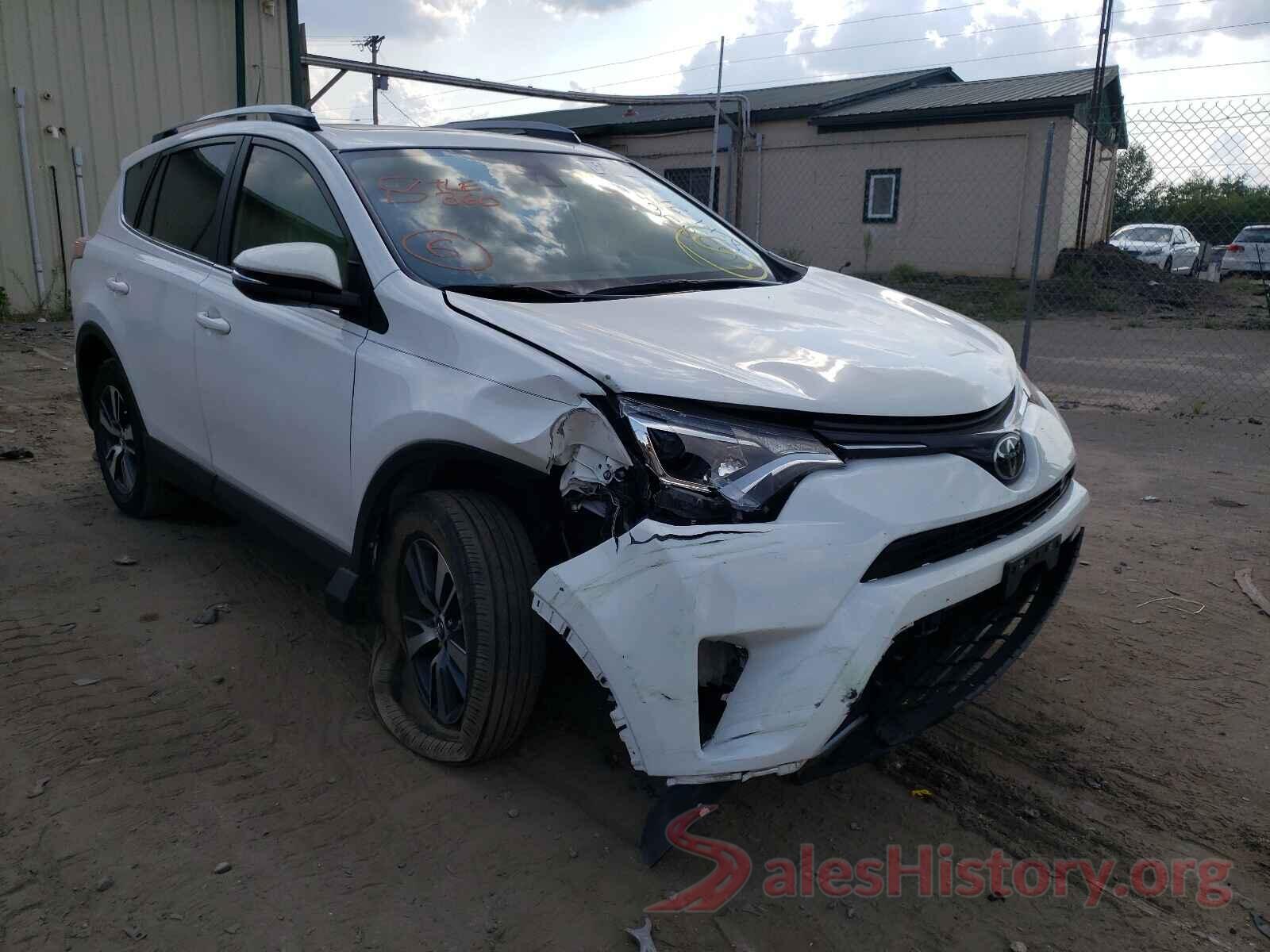 JTMRFREV9HJ169261 2017 TOYOTA RAV4