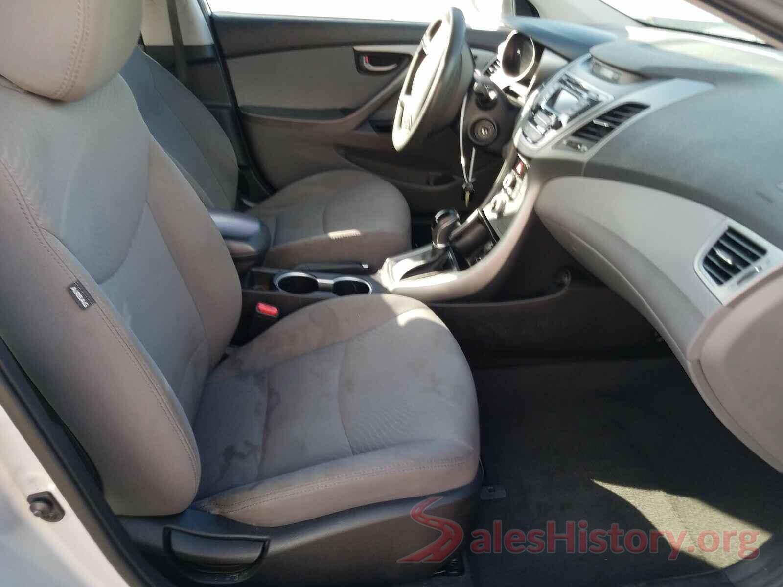 5NPDH4AE3GH773389 2016 HYUNDAI ELANTRA