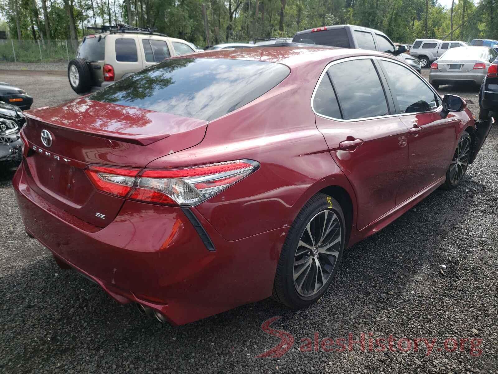 4T1B11HK3JU520104 2018 TOYOTA CAMRY