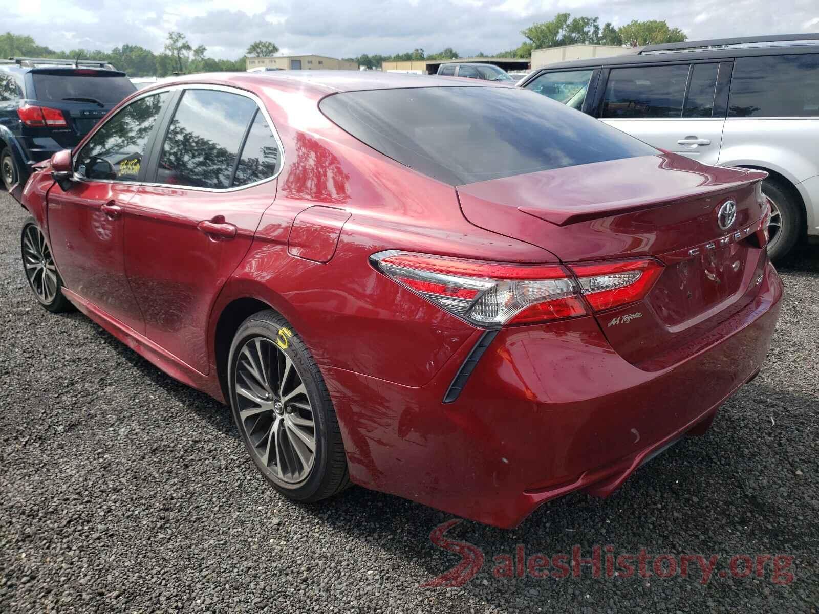 4T1B11HK3JU520104 2018 TOYOTA CAMRY