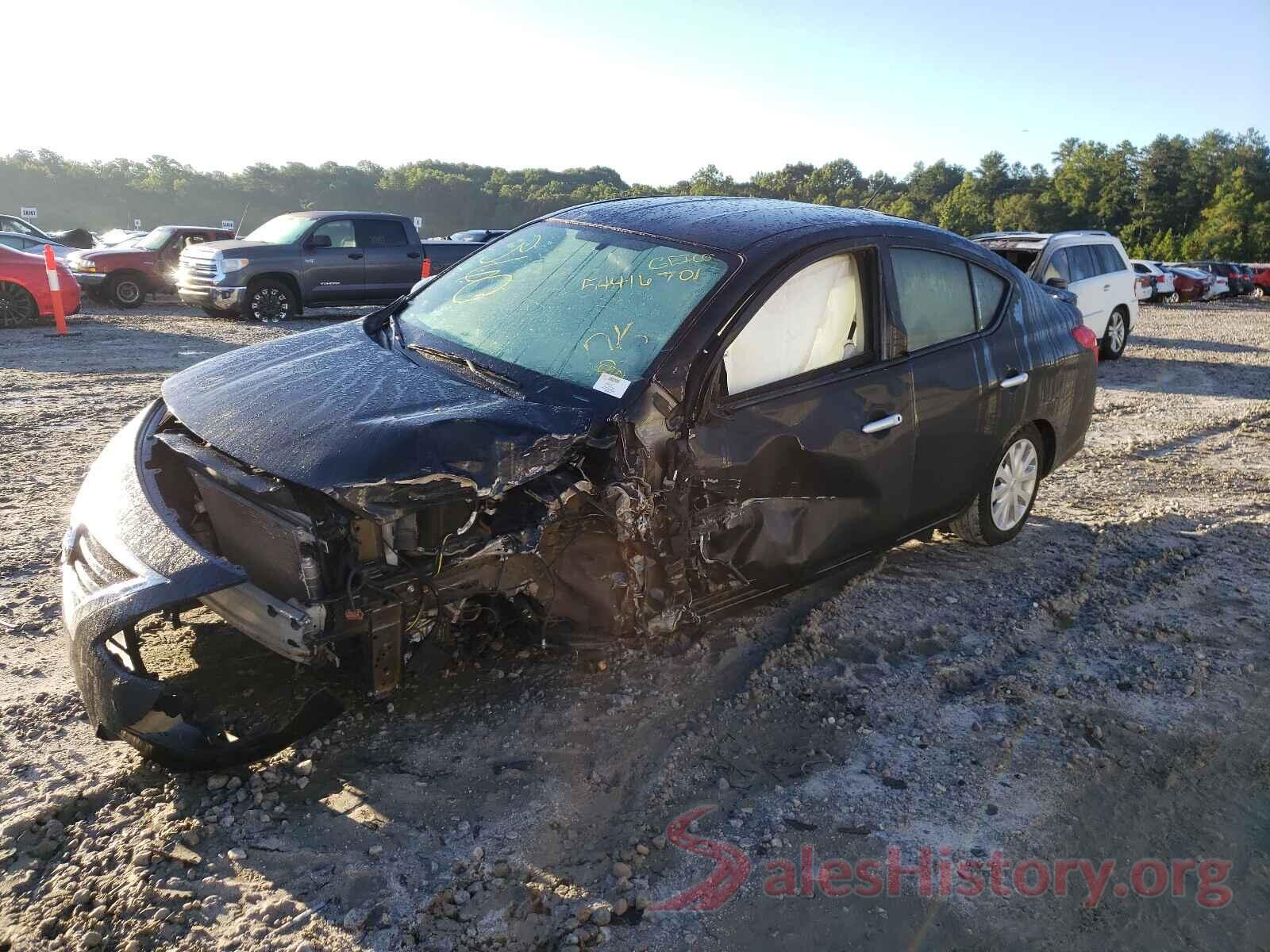 3N1CN7AP1KL875700 2019 NISSAN VERSA