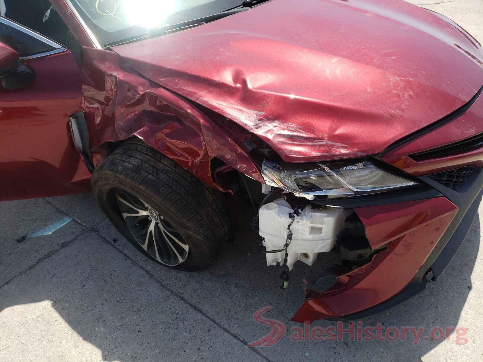 4T1B11HK2JU590533 2018 TOYOTA CAMRY