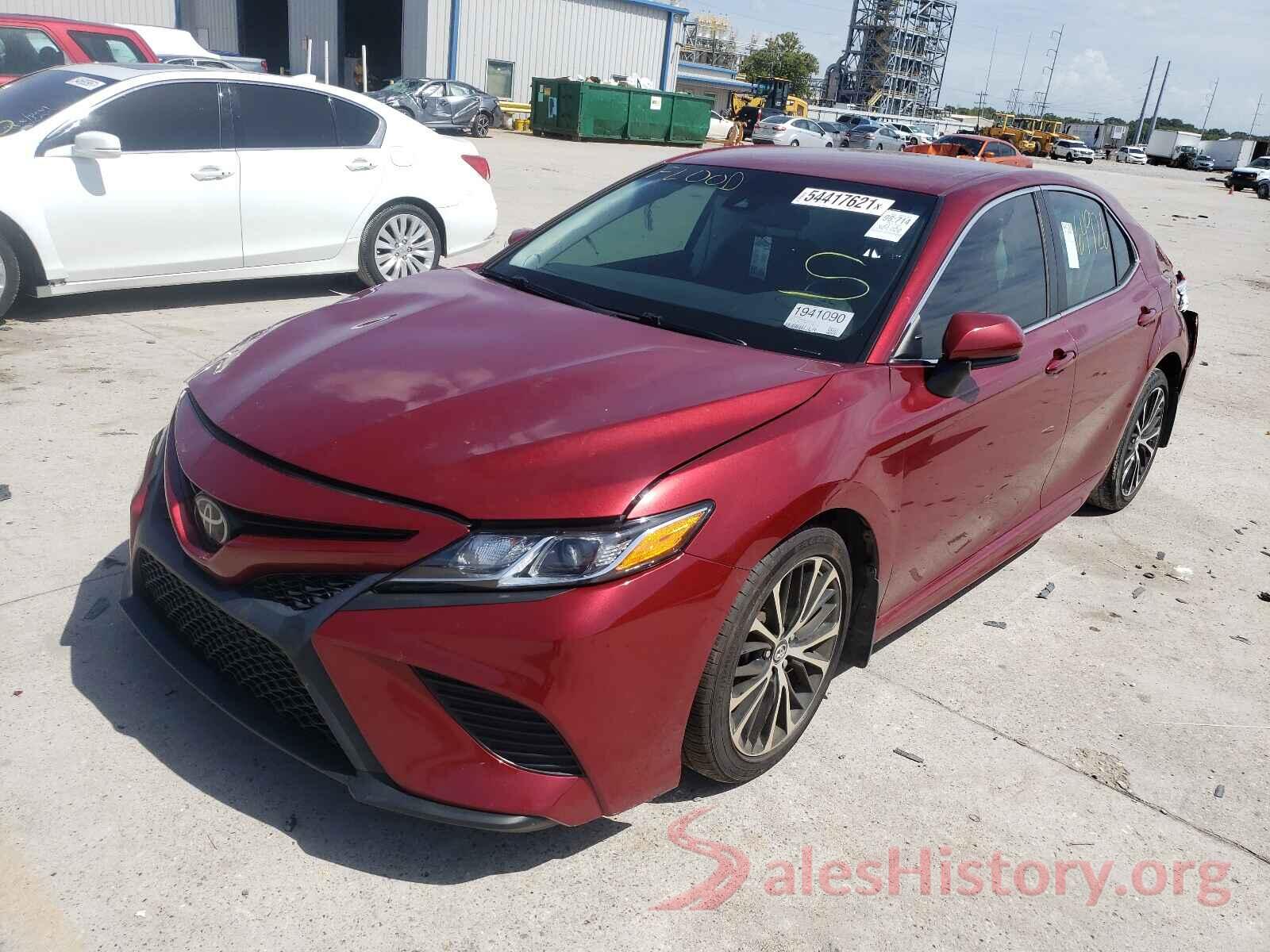 4T1B11HK2JU590533 2018 TOYOTA CAMRY