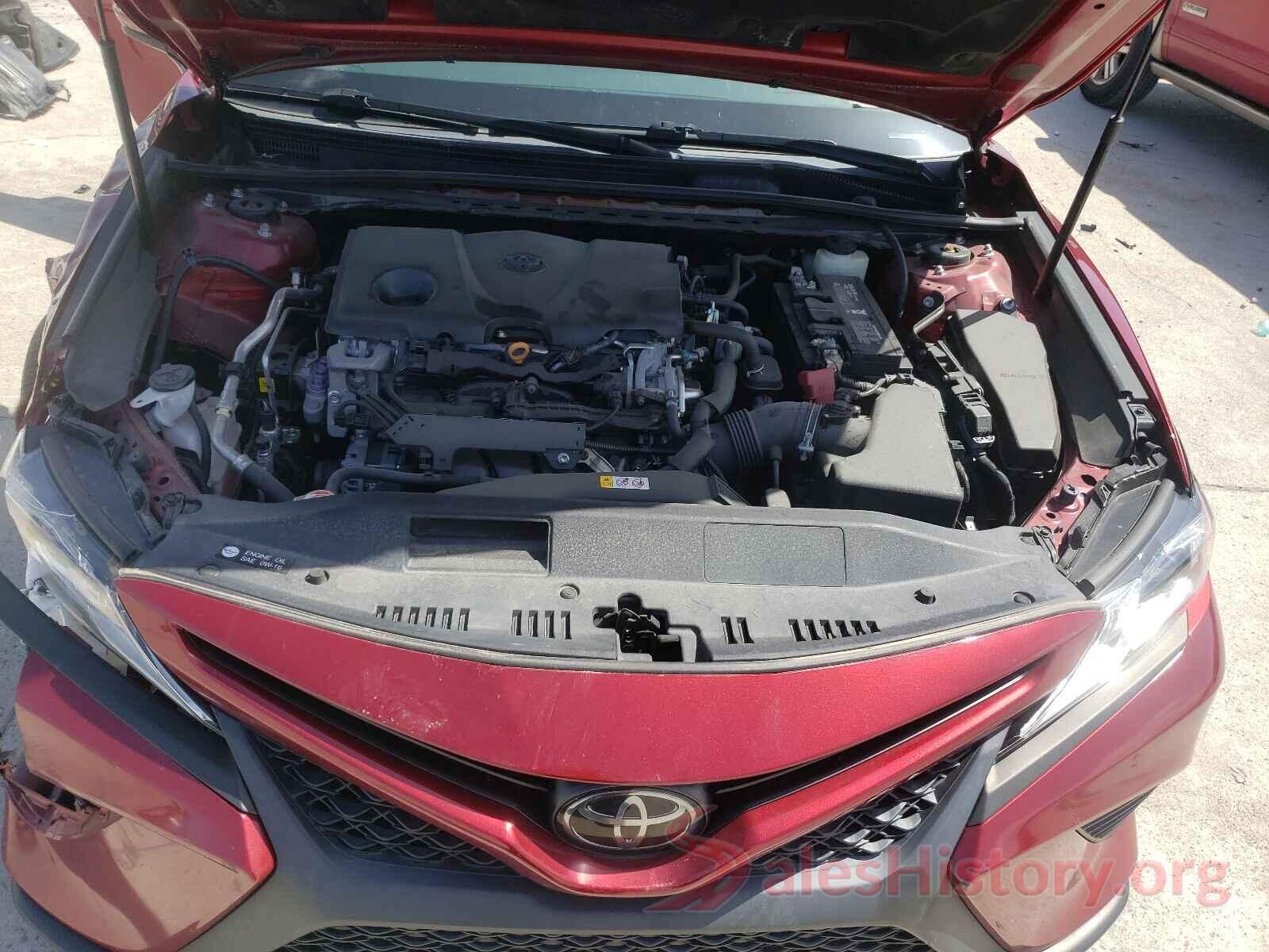 4T1B11HK2JU590533 2018 TOYOTA CAMRY