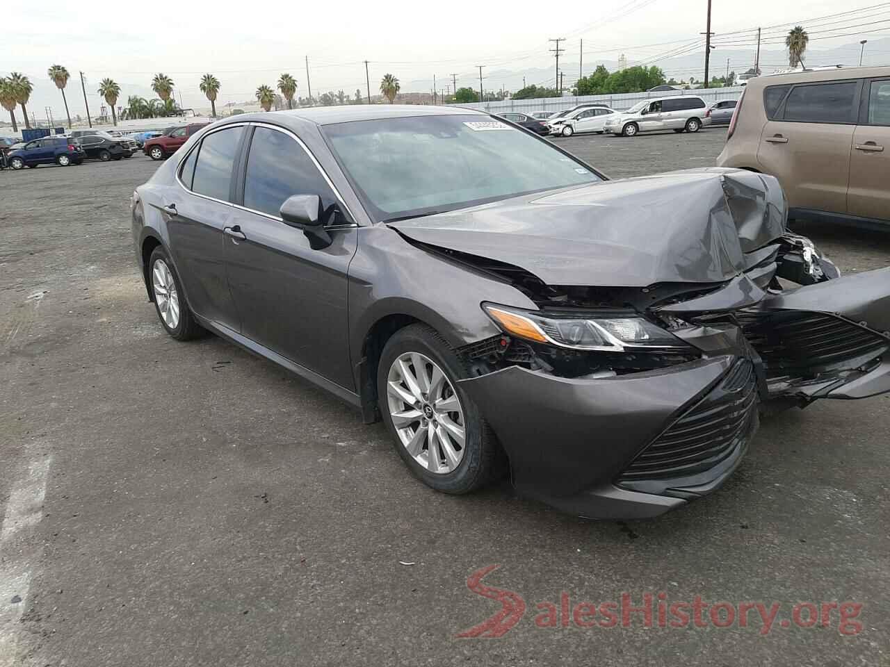 4T1B11HK5JU024589 2018 TOYOTA CAMRY