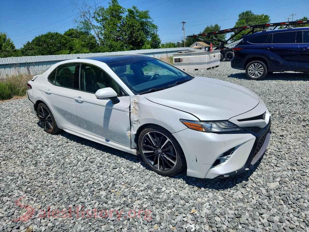 2018 TOYOTA CAMRY VIN 4T1BZ1HK0JU019387, rear 3/4 view