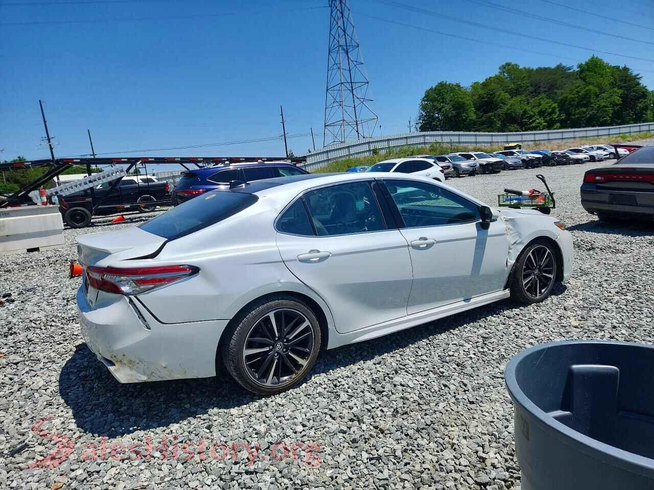 2018 TOYOTA CAMRY VIN 4T1BZ1HK0JU019387, right side view