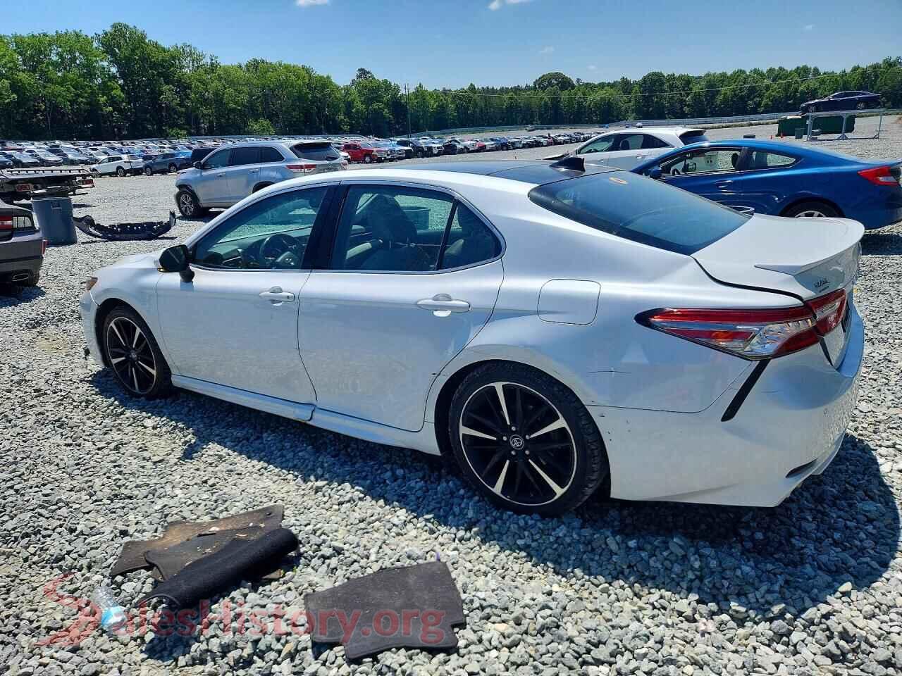 2018 TOYOTA CAMRY VIN 4T1BZ1HK0JU019387, front view