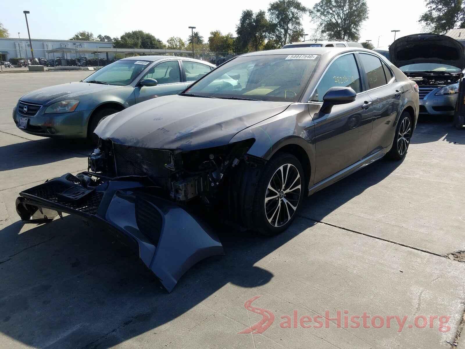 4T1B11HK9JU151670 2018 TOYOTA CAMRY