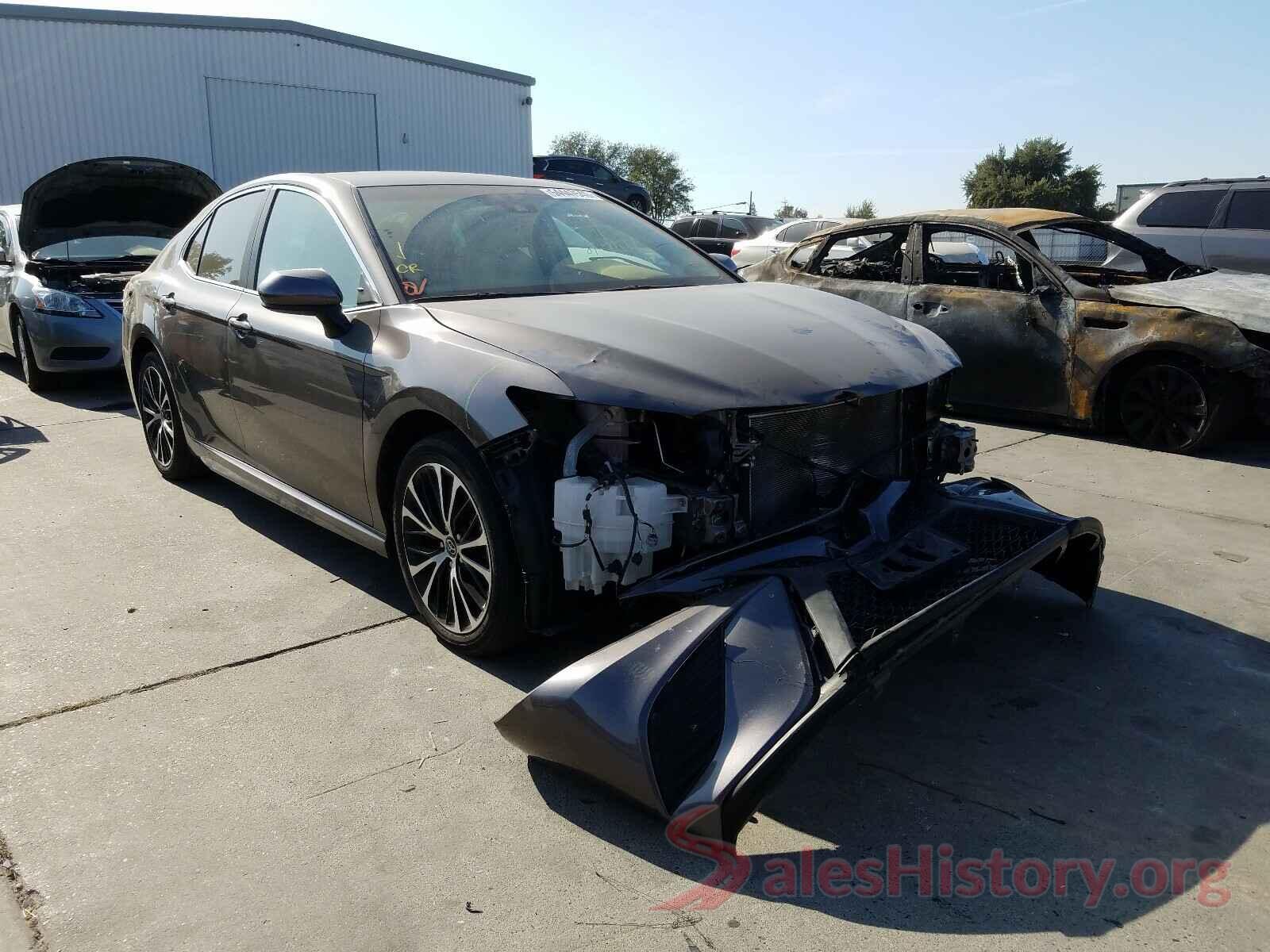 4T1B11HK9JU151670 2018 TOYOTA CAMRY