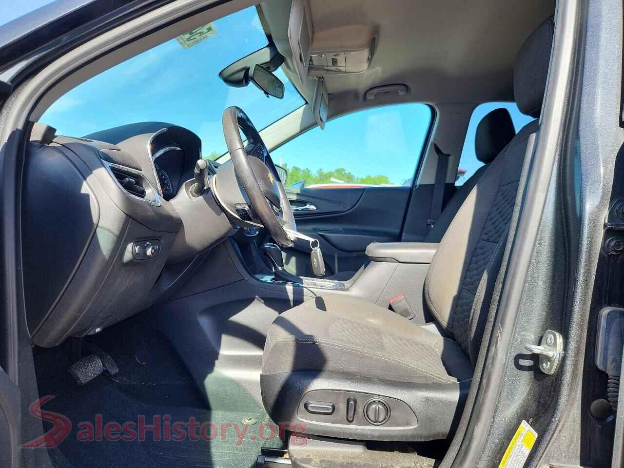 2020 CHEVROLET EQUINOX VIN 2GNAXUEV9L6267457, engine bay