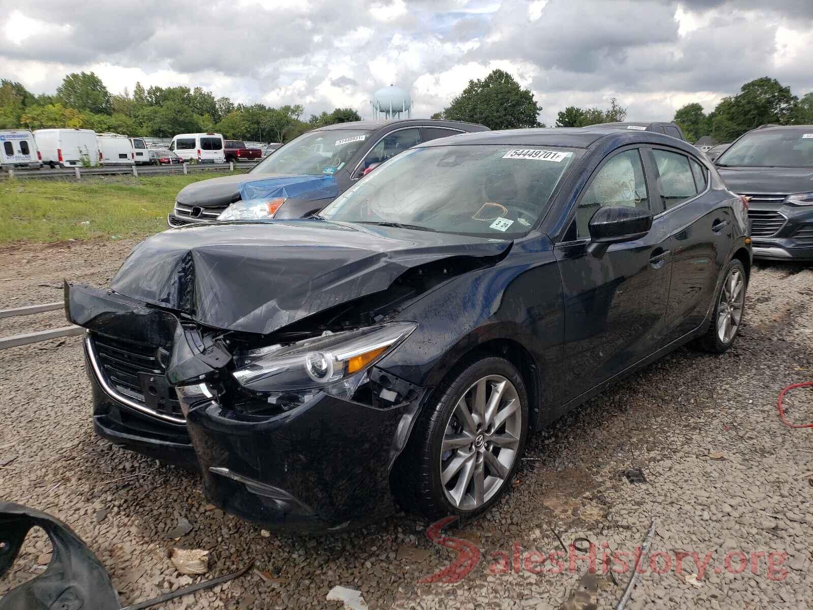 3MZBN1M3XJM239023 2018 MAZDA 3