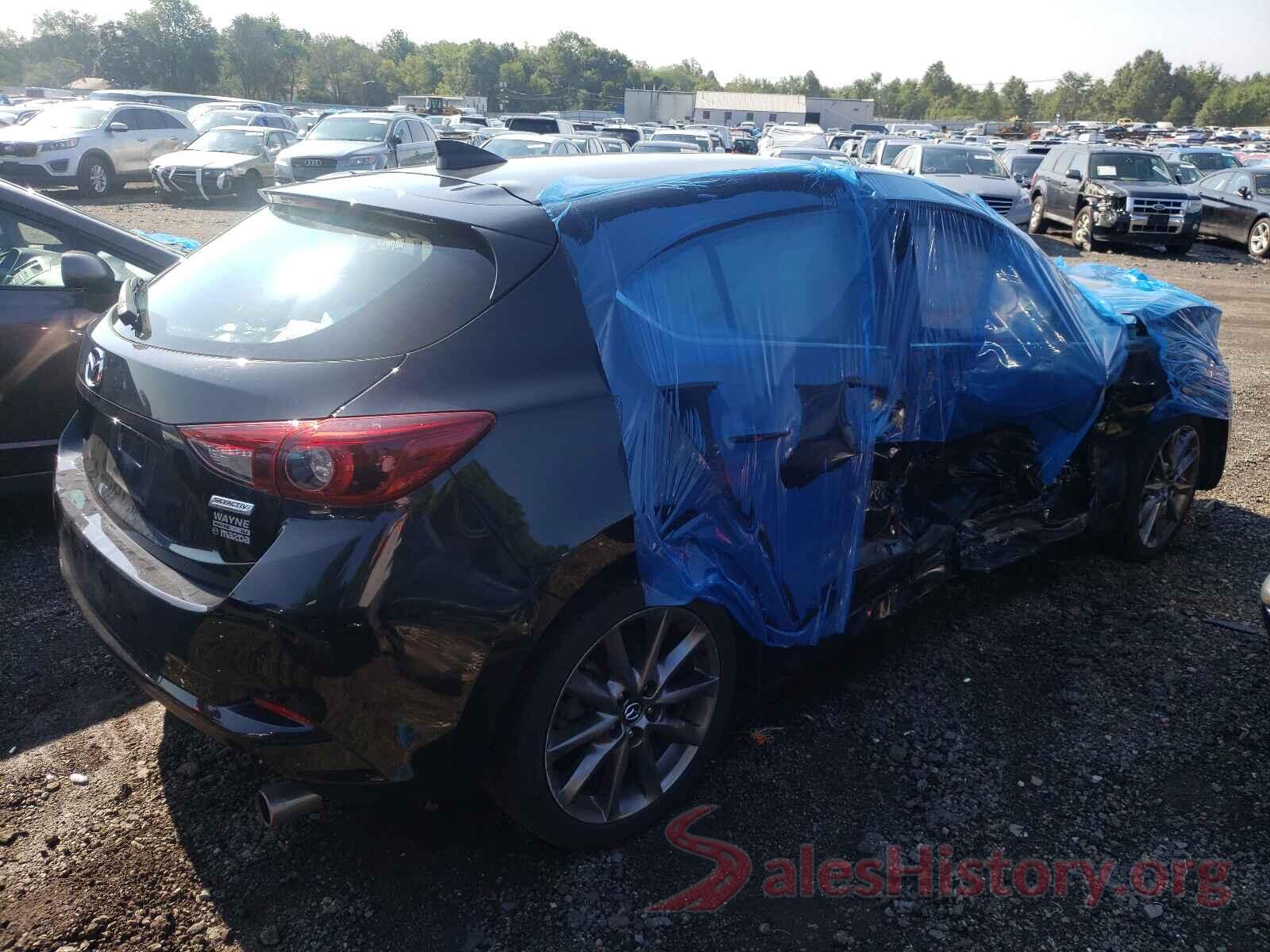 3MZBN1M3XJM239023 2018 MAZDA 3