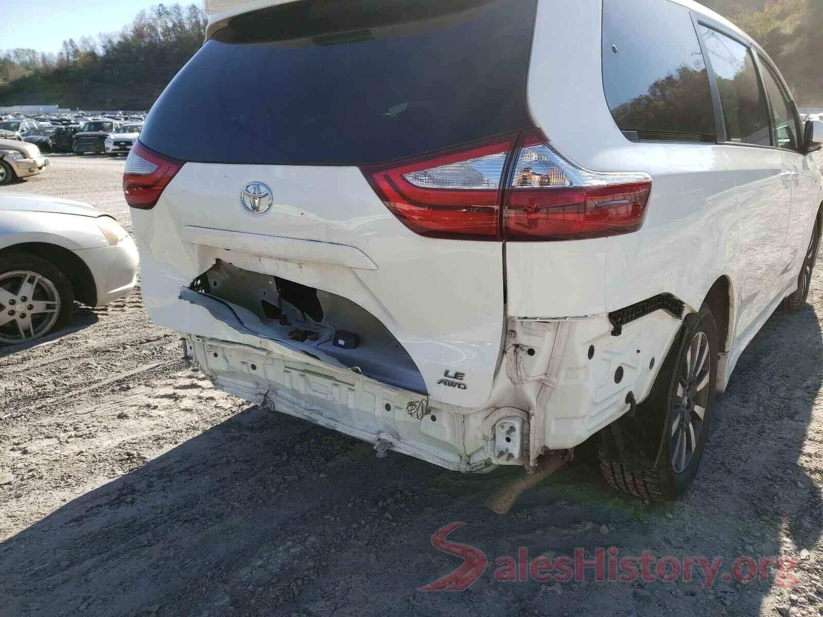 5TDJZ3DC1JS207141 2018 TOYOTA SIENNA