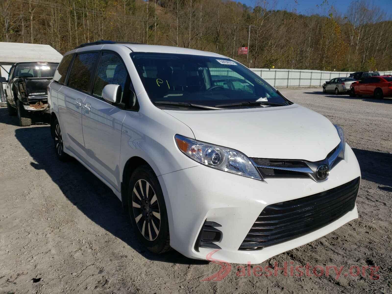 5TDJZ3DC1JS207141 2018 TOYOTA SIENNA