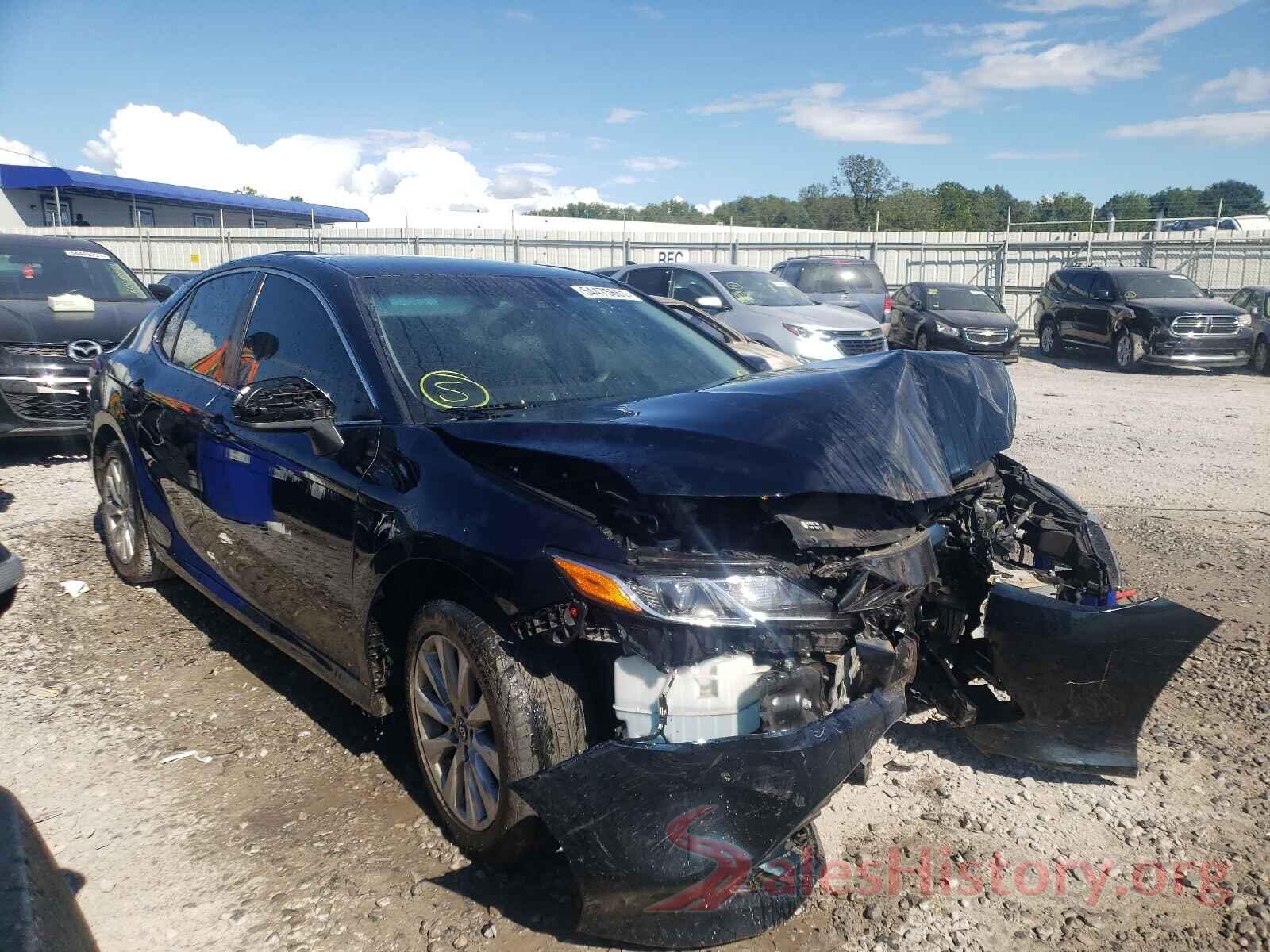 4T1B11HK6JU517469 2018 TOYOTA CAMRY