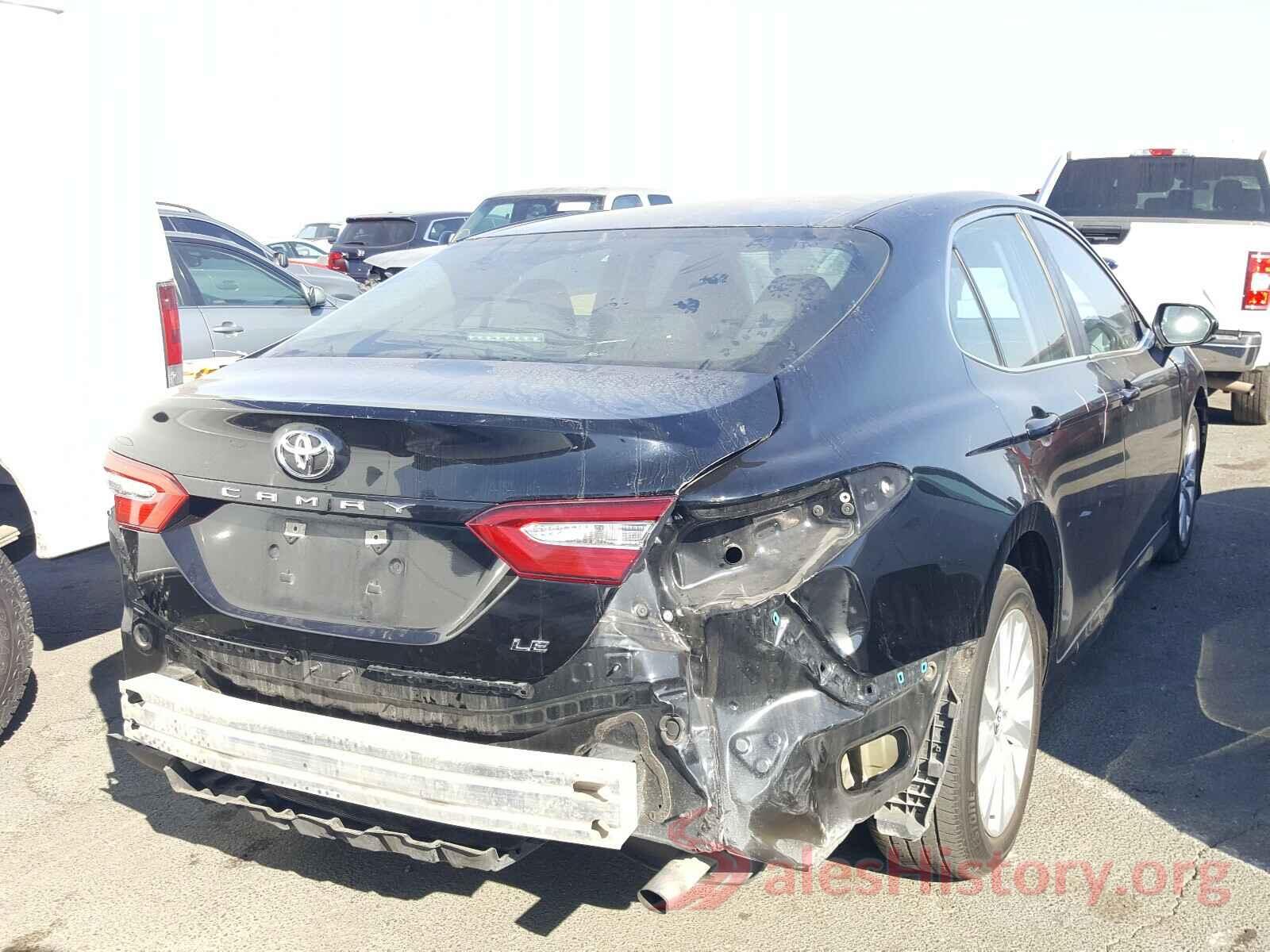 4T1B11HK5JU568395 2018 TOYOTA CAMRY