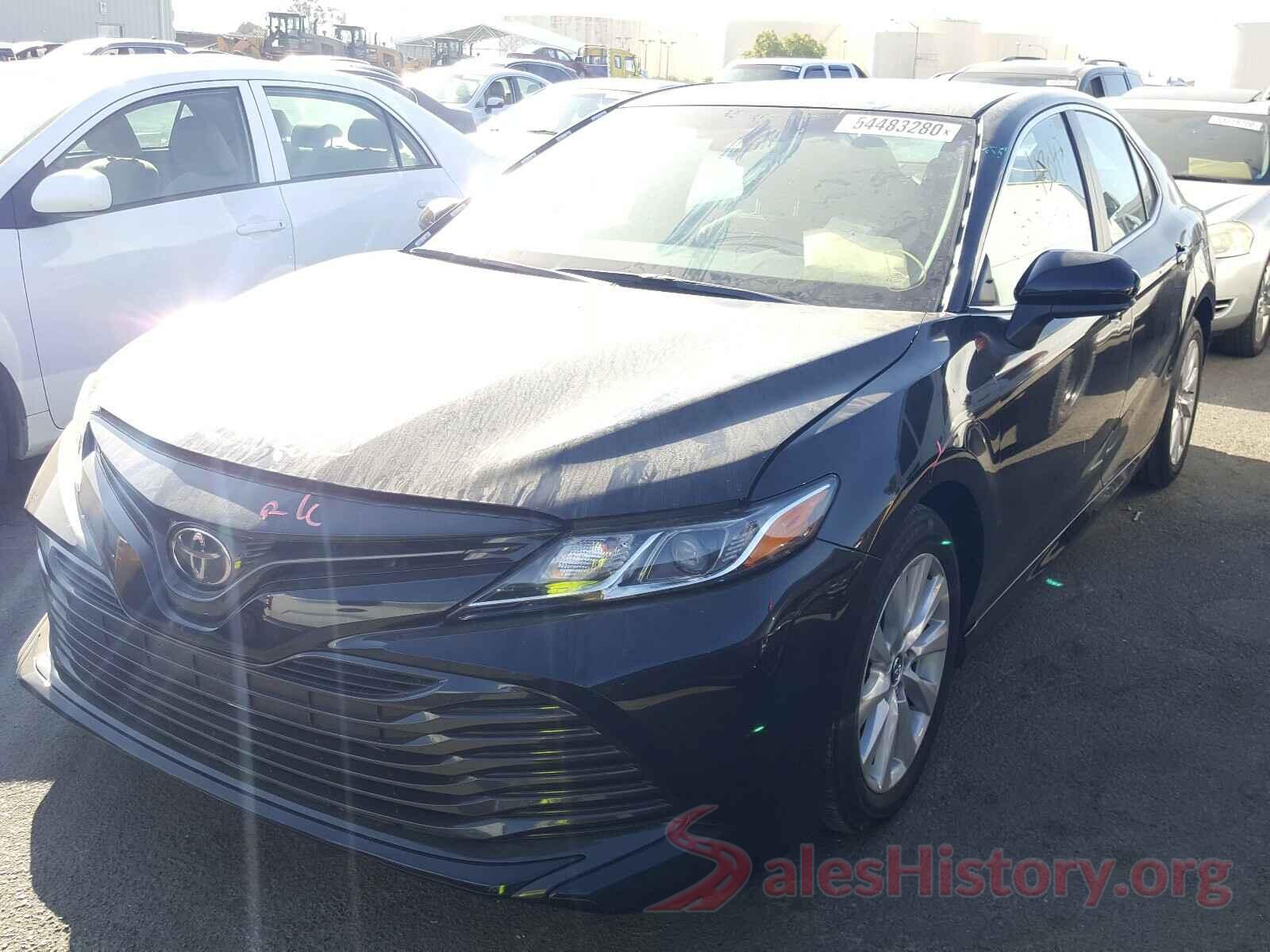 4T1B11HK5JU568395 2018 TOYOTA CAMRY