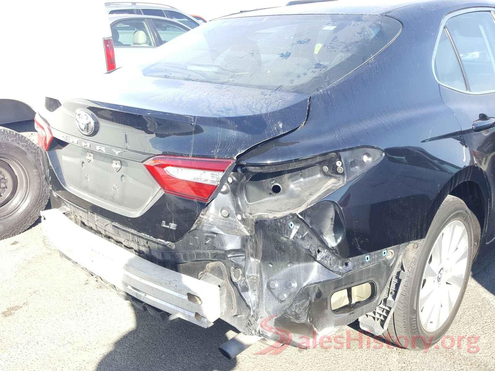 4T1B11HK5JU568395 2018 TOYOTA CAMRY